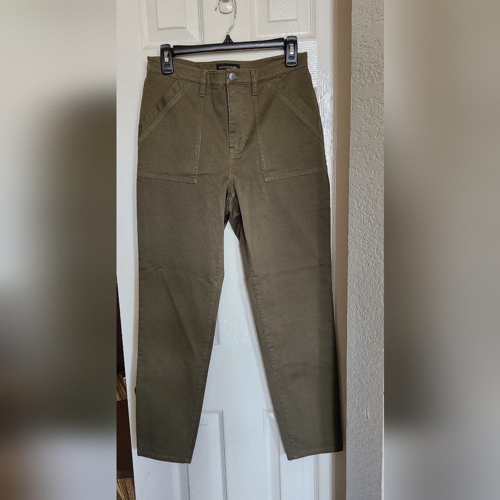 Banana Republic Women's Size 8 Olive Green Pants - NWOT